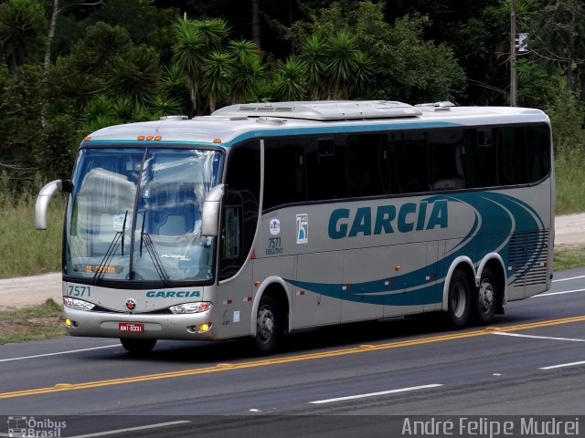 Viação Garcia 7571 na cidade de Irati, Paraná, Brasil, por André Felipe Mudrei. ID da foto: 5465943.