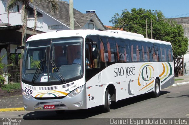 Expresso São José 750 na cidade de Tramandaí, Rio Grande do Sul, Brasil, por Daniel Espindola Dorneles. Número da foto: #5510593.