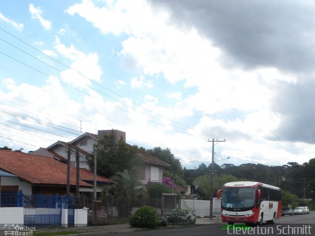 Viação Perboni 1308 na cidade de Canela, Rio Grande do Sul, Brasil, por Cleverton Schmitt. ID da foto: 5514989.