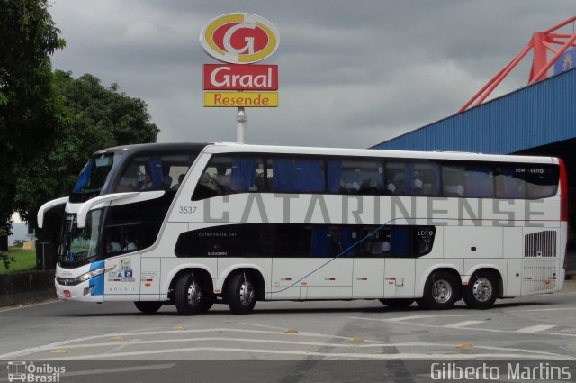 Auto Viação Catarinense 3537 na cidade de Resende, Rio de Janeiro, Brasil, por Gilberto Martins. ID da foto: 5514589.