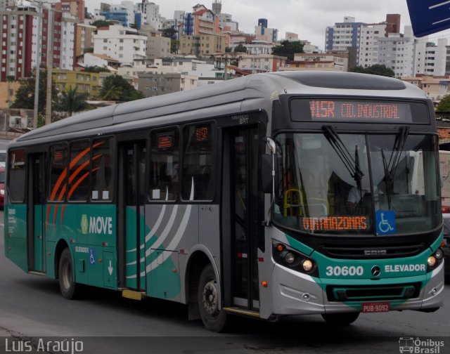 Expresso Luziense > Territorial Com. Part. e Empreendimentos 30600 na cidade de Belo Horizonte, Minas Gerais, Brasil, por Luís Carlos Santinne Araújo. ID da foto: 5516286.