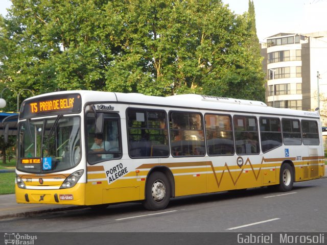 Companhia Carris Porto-Alegrense 0673 na cidade de Porto Alegre, Rio Grande do Sul, Brasil, por Gabriel  Morosoli. Número da foto: #5520645.