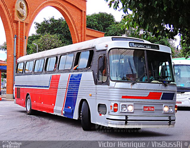 Ônibus Particulares 7230 na cidade de Aparecida, São Paulo, Brasil, por Victor Henrique. Número da foto: #5521524.
