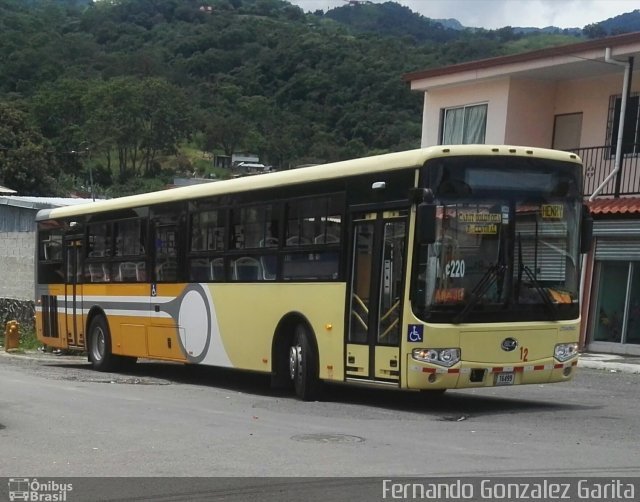 Grupo Rohe 12 na cidade de Alto Paraíso de Goiás, Goiás, Brasil, por Fernando Gonzalez Garita. ID da foto: 5528081.