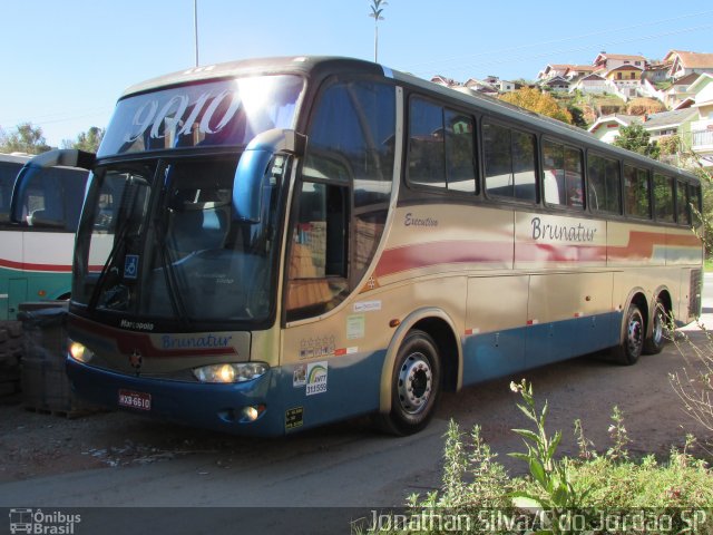 Brunatur 9010 na cidade de Campos do Jordão, São Paulo, Brasil, por Jonathan Silva. ID da foto: 5526341.