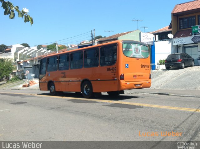 Transporte Coletivo Glória BN402 na cidade de Curitiba, Paraná, Brasil, por Lucas Weber Calizario. ID da foto: 5527014.