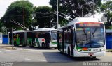 Metra - Sistema Metropolitano de Transporte 7207 na cidade de São Paulo, São Paulo, Brasil, por Roberto Teixeira. Número da foto: #5527780.