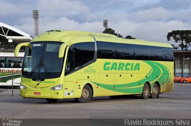 Viação Garcia 7939 na cidade de Curitiba, Paraná, Brasil, por Flavio Rodrigues Silva. ID da foto: 5467588.