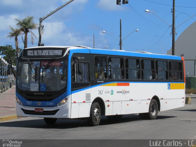 Transportadora Globo 767 na cidade de Recife, Pernambuco, Brasil, por Luiz Carlos de Santana. ID da foto: 5536444.