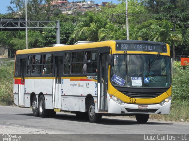 Empresa Metropolitana 312 na cidade de Recife, Pernambuco, Brasil, por Luiz Carlos de Santana. Número da foto: #5536427.