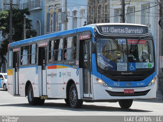 Transportadora Globo 762 na cidade de Recife, Pernambuco, Brasil, por Luiz Carlos de Santana. ID da foto: 5536518.