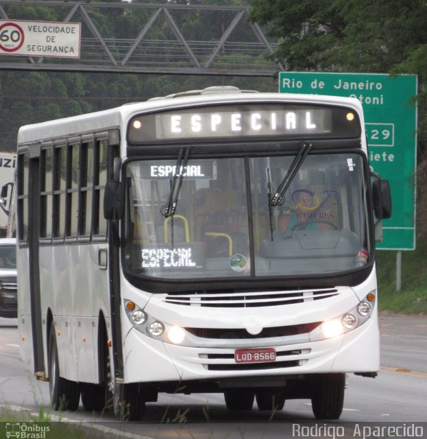 Ônibus Particulares 8566 na cidade de Conselheiro Lafaiete, Minas Gerais, Brasil, por Rodrigo  Aparecido. Número da foto: #5471846.