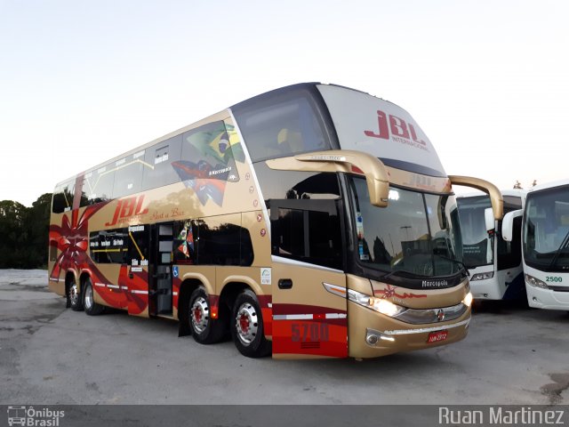 JBL Turismo 5700 na cidade de Camboriú, Santa Catarina, Brasil, por Ruan Martinez. Número da foto: #5473915.