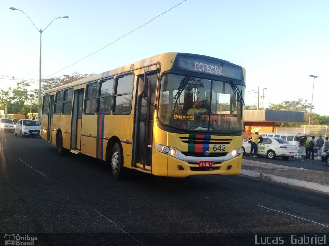 Escolares 8455 na cidade de Teresina, Piauí, Brasil, por Lucas Gabriel. ID da foto: 5473588.