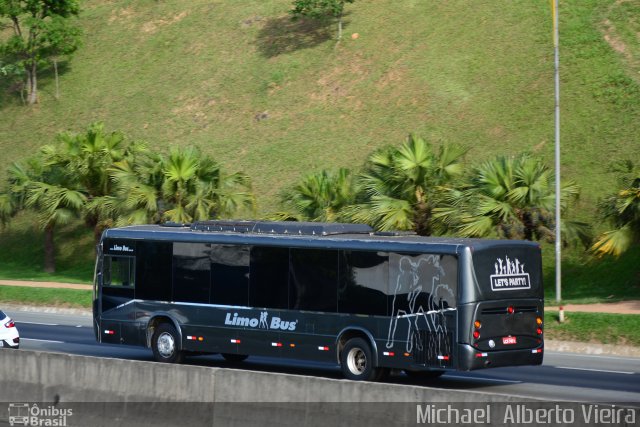 Limo Bus Turismo 7471 na cidade de Barueri, São Paulo, Brasil, por Michael  Alberto Vieira. Número da foto: #5475735.