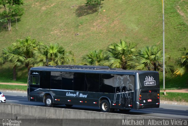 Limo Bus Turismo 7471 na cidade de Barueri, São Paulo, Brasil, por Michael  Alberto Vieira. ID da foto: 5475735.