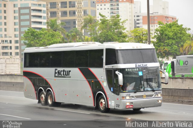 Esctur Turismo 012 na cidade de Barueri, São Paulo, Brasil, por Michael  Alberto Vieira. ID da foto: 5475737.