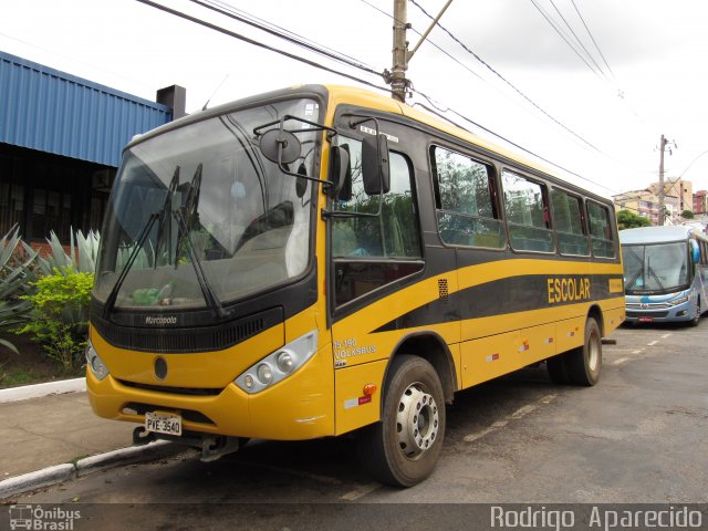 Escolares 3540 na cidade de Conselheiro Lafaiete, Minas Gerais, Brasil, por Rodrigo  Aparecido. Número da foto: #5476884.