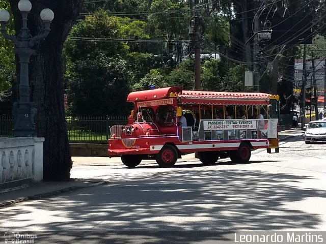 Trenzinho da Serra TRENZINHO IMPERIAL na cidade de Petrópolis, Rio de Janeiro, Brasil, por Leonardo Correa Gomes Martins. Número da foto: #5563562.