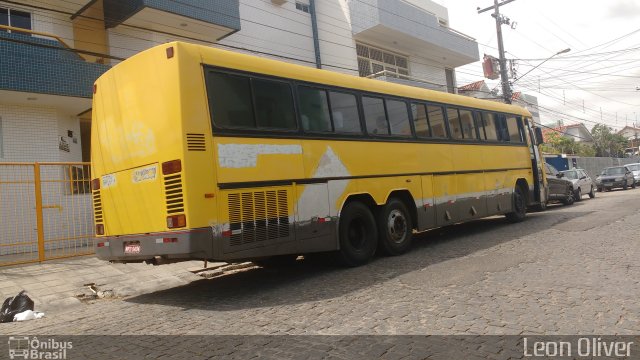 Ônibus Particulares 30061 na cidade de Caruaru, Pernambuco, Brasil, por Leon Oliver. ID da foto: 5573284.