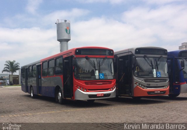 Viação Osasco 715 na cidade de Osasco, São Paulo, Brasil, por Kevin Miranda Barros. Número da foto: #5572302.