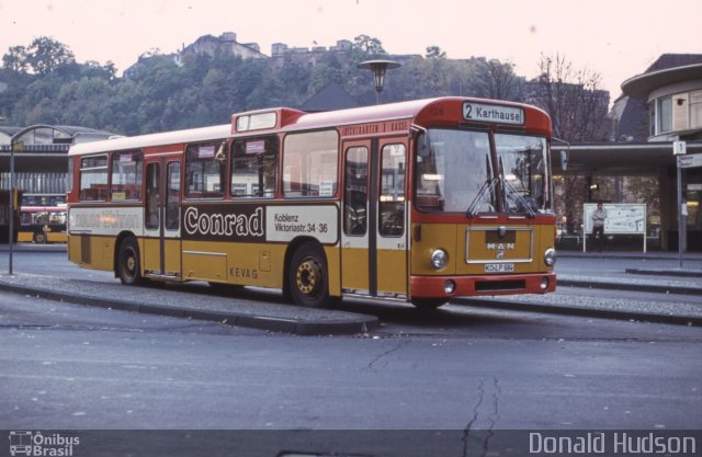 KEVAG - Koblenzer Elektrizitätswerk und Verkehrs-AG 128 na cidade de Koblenz, Rhineland-Palatinate, Alemanha, por Donald Hudson. Número da foto: #5576484.