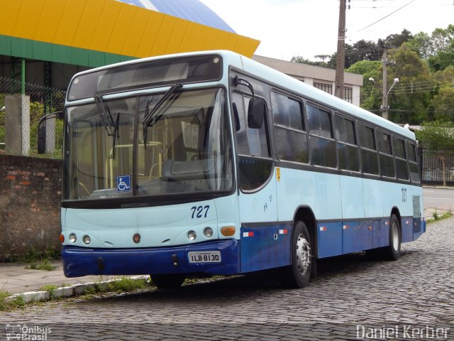 Ônibus Particulares 727 na cidade de Garibaldi, Rio Grande do Sul, Brasil, por Daniel Kerber. ID da foto: 5578679.