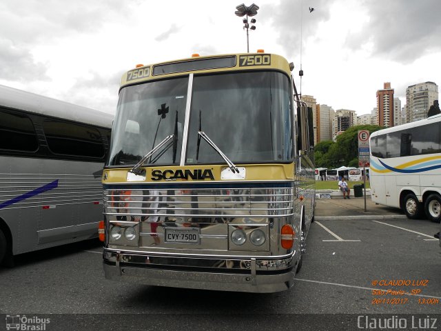 Ônibus Particulares 7500 na cidade de São Paulo, São Paulo, Brasil, por Claudio Luiz. Número da foto: #5582398.
