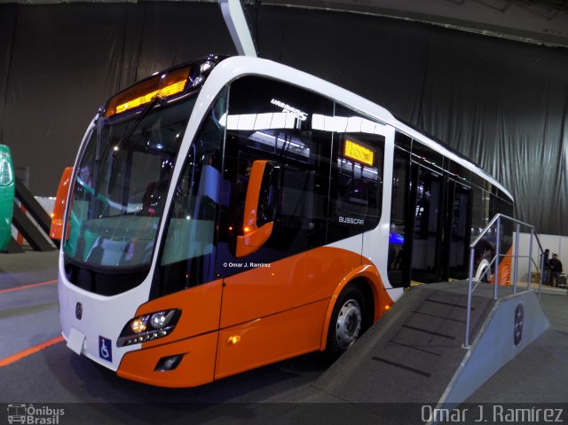 Busscar Colômbia URBANUSS PLUSS S5 BRT - EXPO FORO 2016 na cidade de Álvaro Obregón, Ciudad de México, México, por Omar Ramírez Thor2102. Número da foto: #5585283.