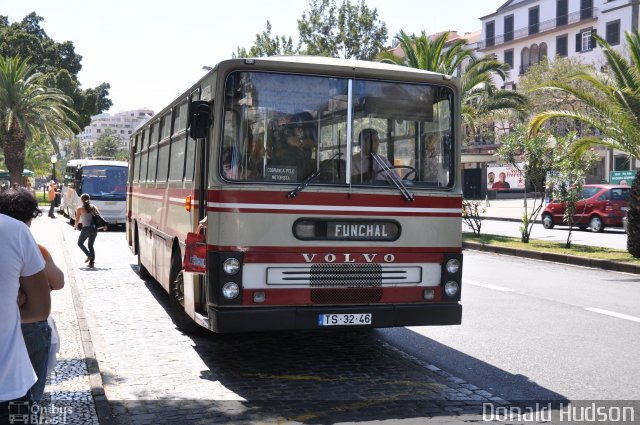 Rodoeste - Transportadora Rodoviária da Madeira  na cidade de Funchal, Madeira, Portugal, por Donald Hudson. ID da foto: 5584579.