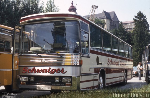 Schwaiger Reisen 630 na cidade de Salzburg-Umgebung, Salzburg, Áustria, por Donald Hudson. ID da foto: 5587258.