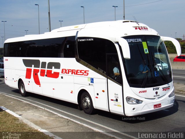 Ric Express 2085 na cidade de São Paulo, São Paulo, Brasil, por Leonardo Fidelli. ID da foto: 5540779.