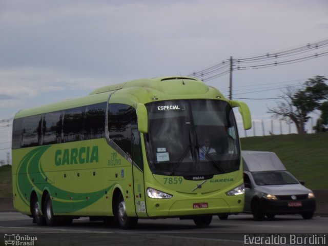 Viação Garcia 7859 na cidade de São José dos Campos, São Paulo, Brasil, por Everaldo Bordini. Número da foto: #5541691.