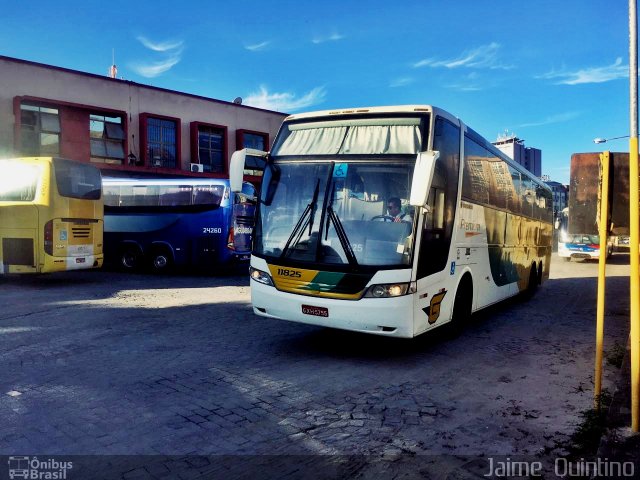 Empresa Gontijo de Transportes 11825 na cidade de Governador Valadares, Minas Gerais, Brasil, por Jaime  Quintino. Número da foto: #5590411.
