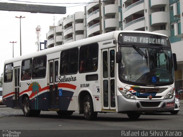 Auto Viação Salineira RJ 111.069 na cidade de Cabo Frio, Rio de Janeiro, Brasil, por Rafael da Silva Xarão. Número da foto: #5599561.