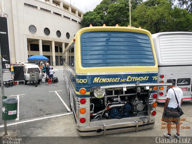 Ônibus Particulares 7500 na cidade de São Paulo, São Paulo, Brasil, por Claudio Luiz. Número da foto: #5598043.