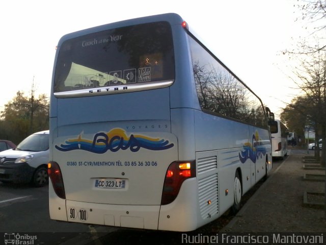 Bas Voyages  na cidade de Mâcon, Saône-et-Loire, Bourgogne-Franche-Comté, França, por Rudinei Francisco Mantovani. Número da foto: #5611810.
