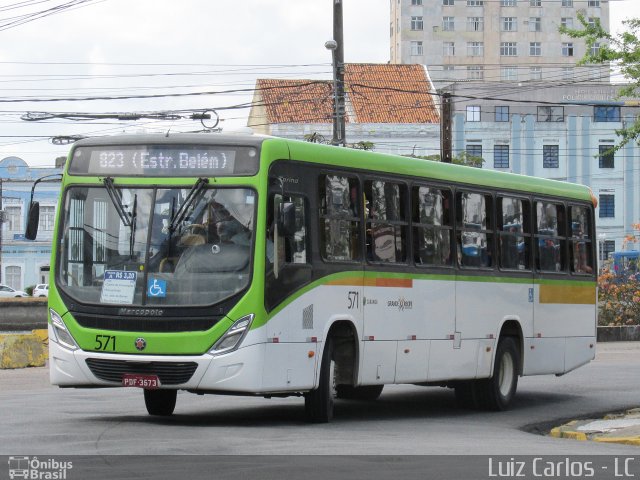 Rodoviária Caxangá 571 na cidade de Recife, Pernambuco, Brasil, por Luiz Carlos de Santana. ID da foto: 5543361.