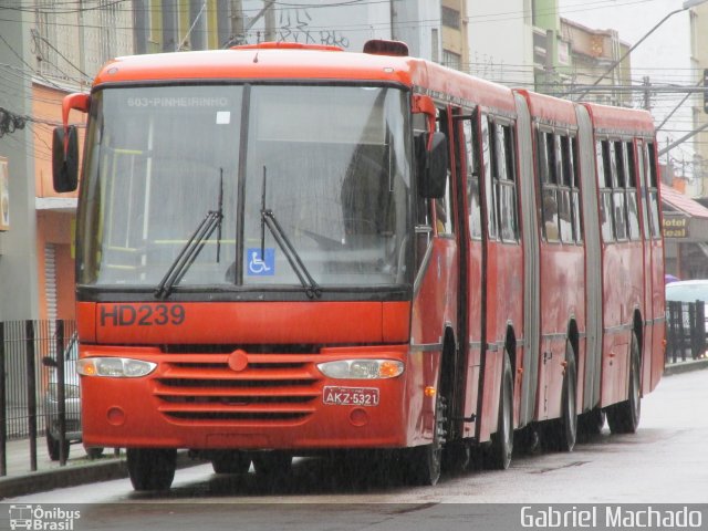 Auto Viação Redentor HD239 na cidade de Curitiba, Paraná, Brasil, por Gabriel Machado. ID da foto: 5617186.