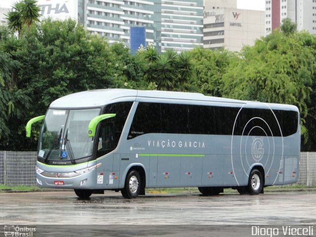 Viação Garcia 8214 na cidade de Curitiba, Paraná, Brasil, por Diogo Viec. Número da foto: #5620552.