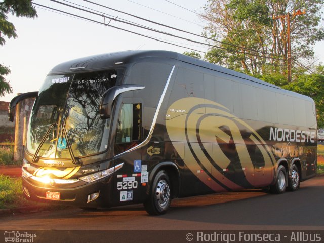 Expresso Nordeste 5290 na cidade de Foz do Iguaçu, Paraná, Brasil, por Rodrigo Fonseca. Número da foto: #5550973.