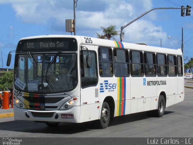 Empresa Metropolitana 255 na cidade de Recife, Pernambuco, Brasil, por Luiz Carlos de Santana. ID da foto: 5553206.