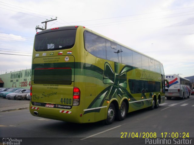 Lisotur Turismo 4400 na cidade de Camboriú, Santa Catarina, Brasil, por Paulinho Sartor. Número da foto: #5553297.