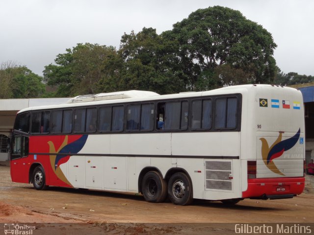 Ônibus Particulares 1424 na cidade de Caeté, Minas Gerais, Brasil, por Gilberto Martins. Número da foto: #5558451.