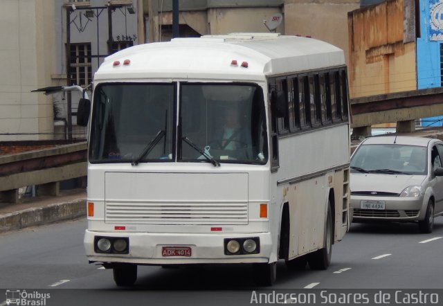 Ônibus Particulares  na cidade de Porto Alegre, Rio Grande do Sul, Brasil, por Anderson Soares de Castro. Número da foto: #4808732.