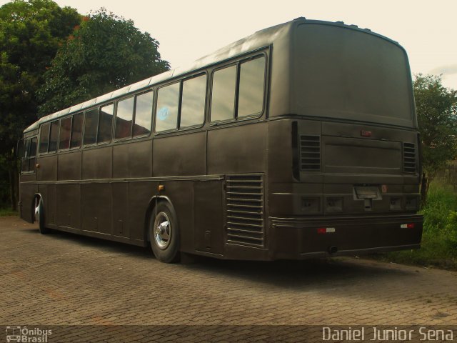 Ônibus Particulares 1302 na cidade de Itabirito, Minas Gerais, Brasil, por Daniel Junior Sena. ID da foto: 4807792.