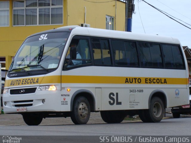 Auto Escola SL MCS2579 na cidade de Joinville, Santa Catarina, Brasil, por Gustavo Campos Gatti. ID da foto: 4833996.