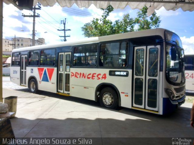 Viação Princesa da Serra 206 na cidade de Valença, Rio de Janeiro, Brasil, por Matheus Ângelo Souza e Silva. Número da foto: #4836386.