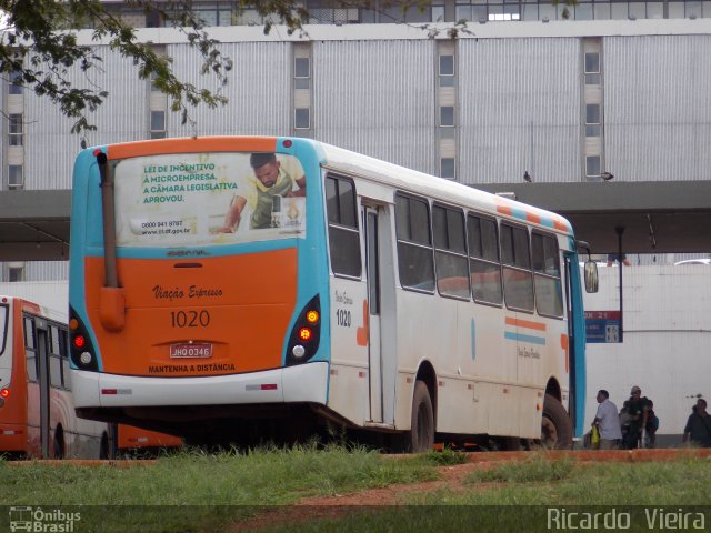 Viação Expresso Planaltina 1020 na cidade de Brasília, Distrito Federal, Brasil, por Ricardo Vieira. ID da foto: 4840482.