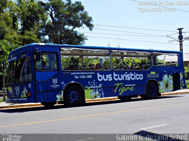 Bus Turístico Tigre 5 na cidade de Tigre, Tigre, Buenos Aires, Argentina, por Gabriel Giacomin de Lima. Número da foto: #4840355.